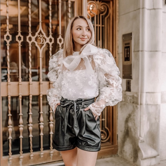 Bow Top - Picture 2 of 2